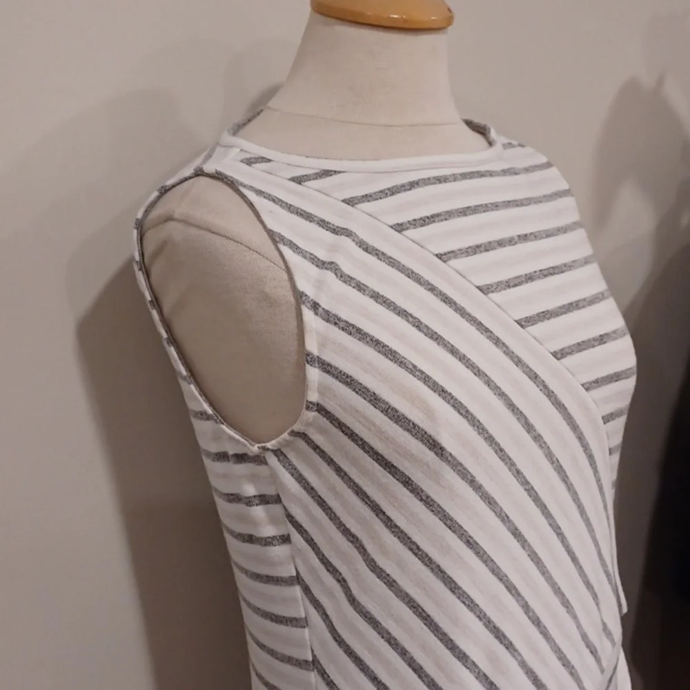 Banana Republic Pink/Gray Luxespun Twist Front Tank- Sz. Sm - Picture 5 of 8